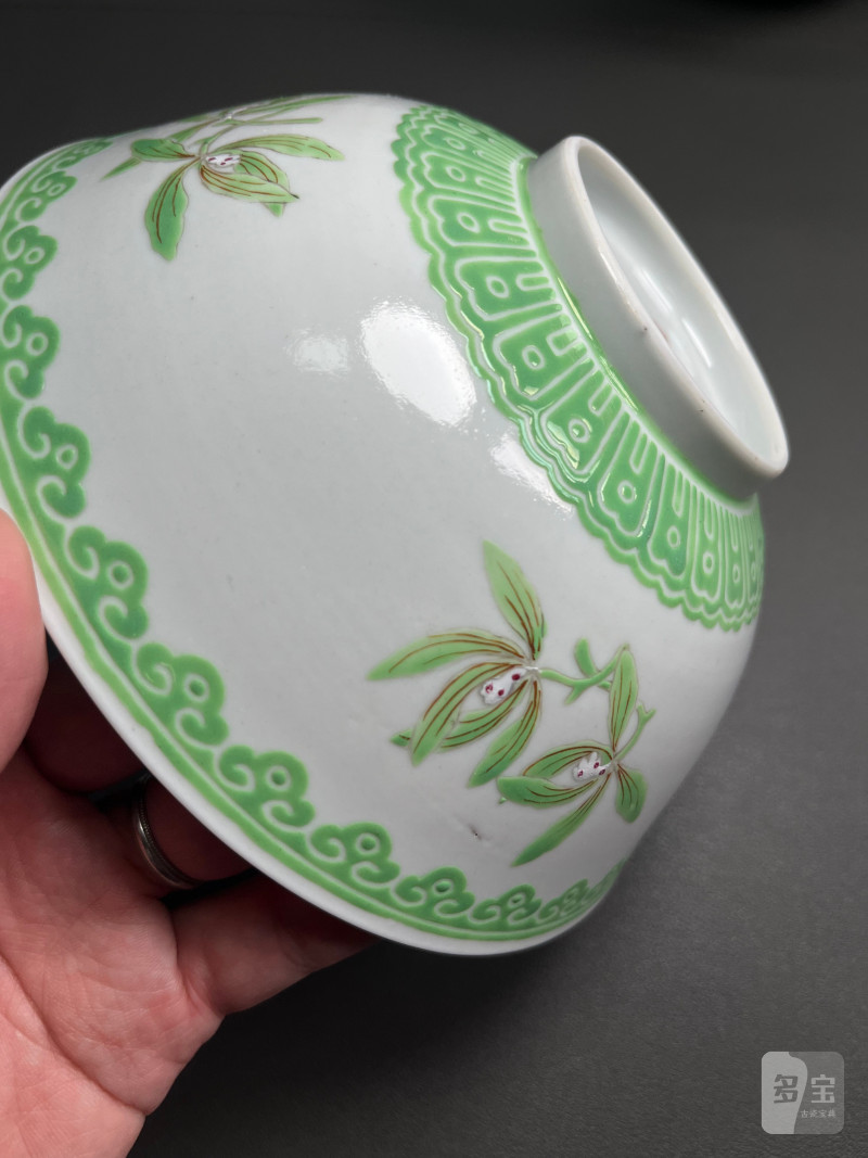 清嘉庆  淡绿料兰花纹碗（一对） - 图19